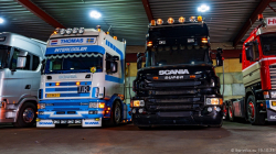 20251019-Tom-Holding-00416